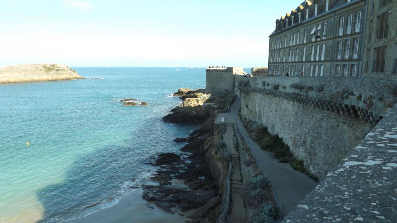Appartement T2 ,Parking Prive,Terrasse, 10 Mns A Pieds De La Cite Corsaire Et Ses Plages Saint-Malo Exterior photo